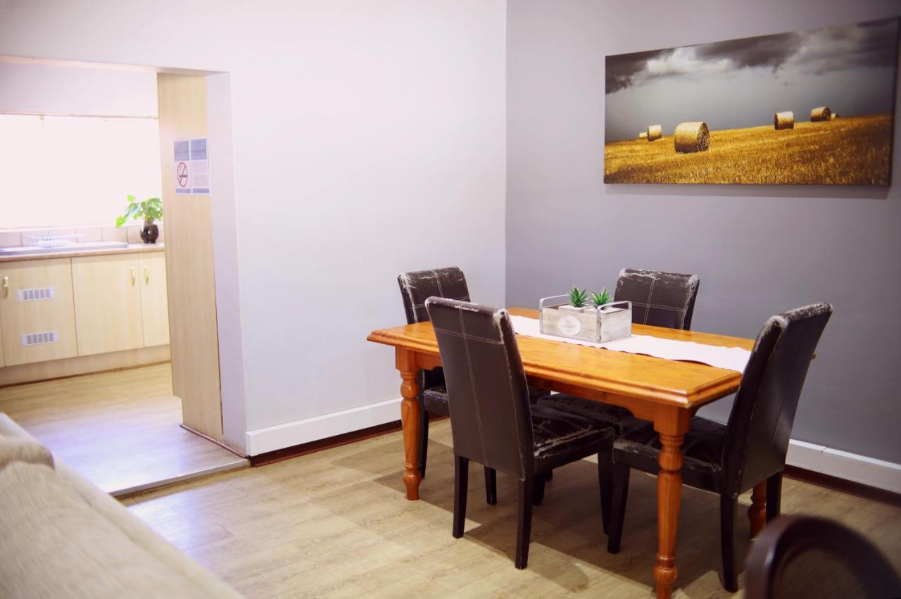 Modern Farm Apartment Lichtenburg Exterior foto